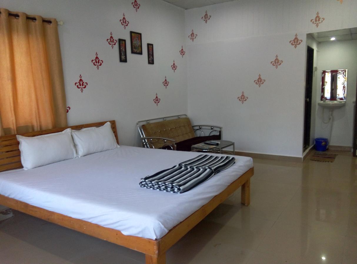 Om Shree Bed And Breakfast Harihareshwar ภายนอก รูปภาพ