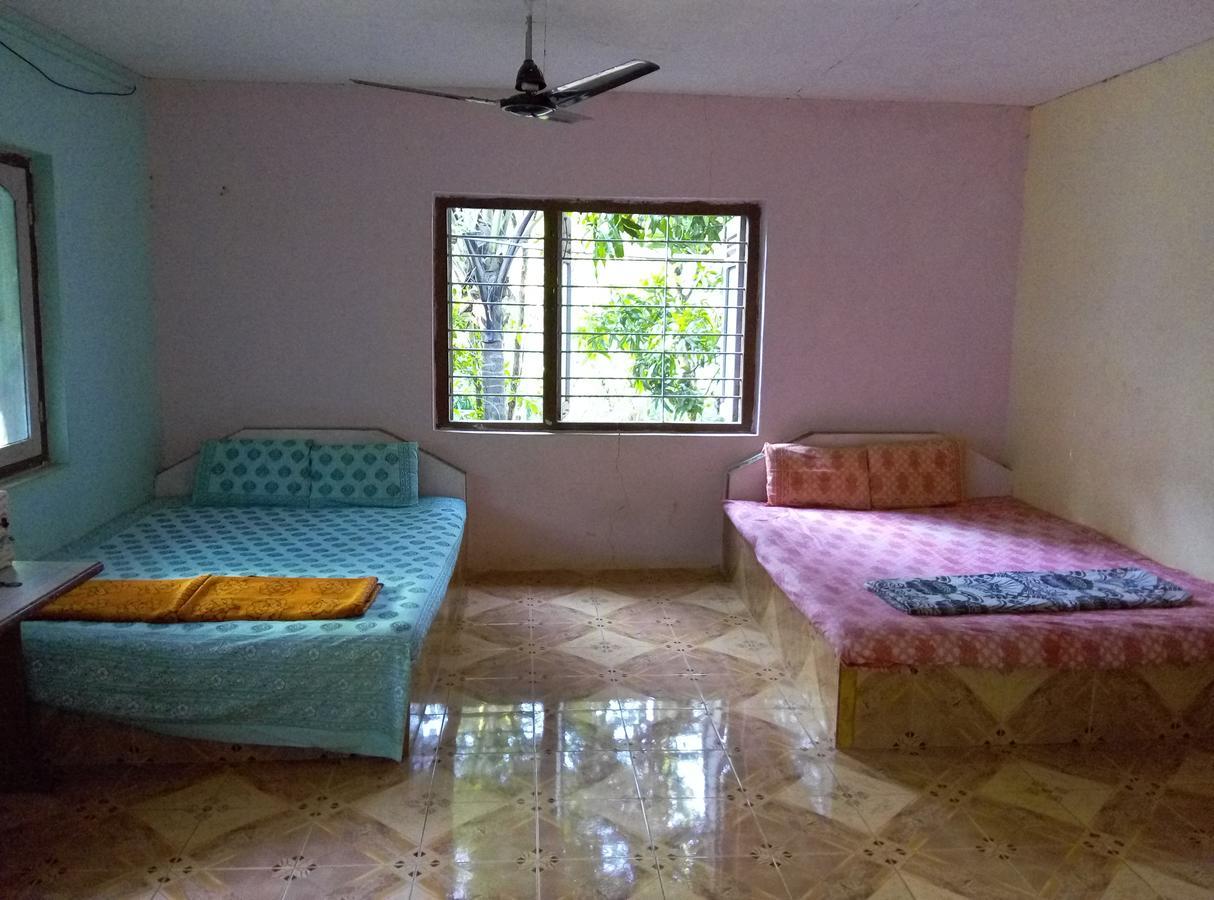 Om Shree Bed And Breakfast Harihareshwar ภายนอก รูปภาพ
