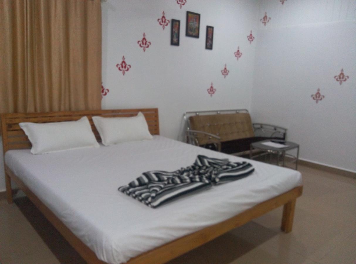 Om Shree Bed And Breakfast Harihareshwar ภายนอก รูปภาพ
